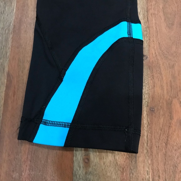 Lululemon Run: Inspire Crop II Legging Black / Twin Stripe Spry Blue / Spry blue - Picture 3 of 15